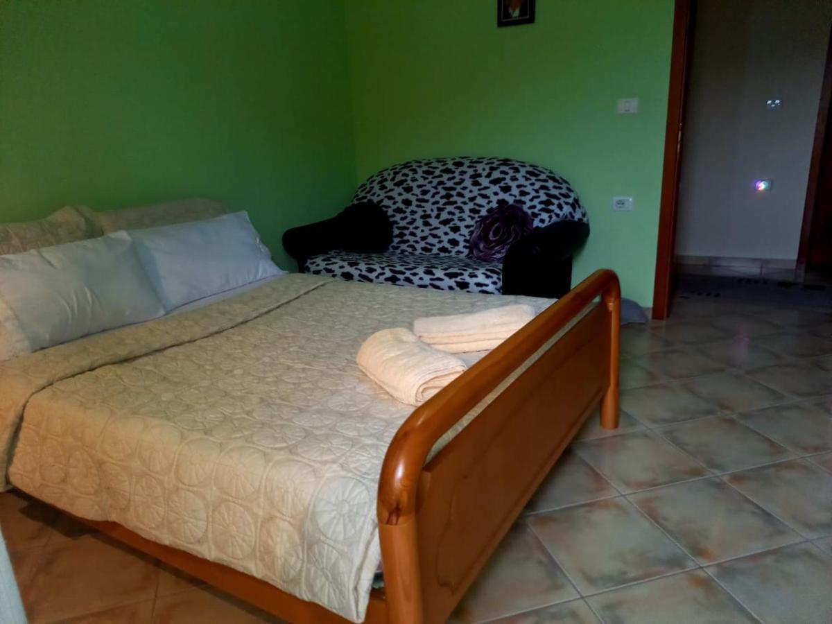 Manthoguesthouse Gjirokastër Екстериор снимка