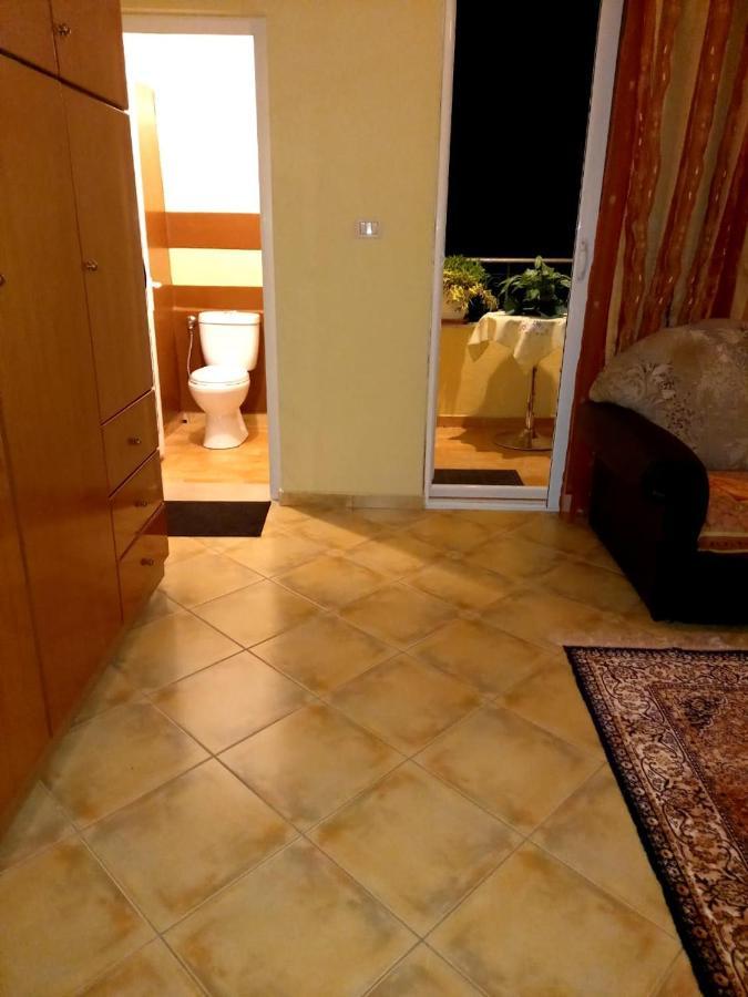 Manthoguesthouse Gjirokastër Екстериор снимка