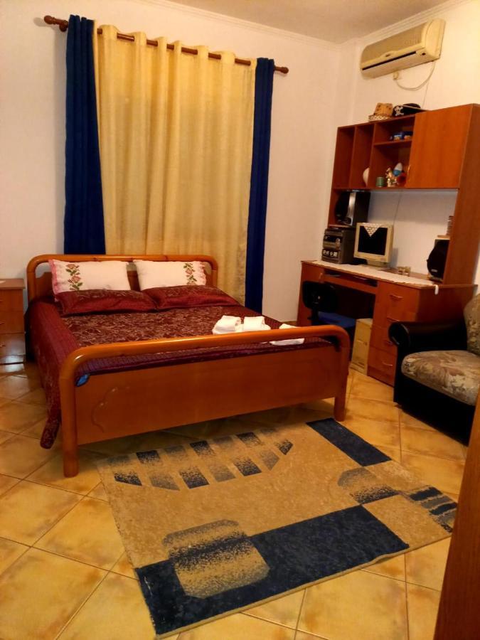 Manthoguesthouse Gjirokastër Екстериор снимка