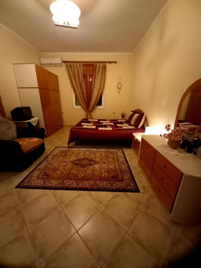 Manthoguesthouse Gjirokastër Екстериор снимка